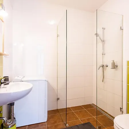 Colorful Next To Gozsdu And Synagogue Apartamento Budapeste