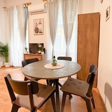 Apartamento Colorful Next To Gozsdu And Synagogue Budapeste