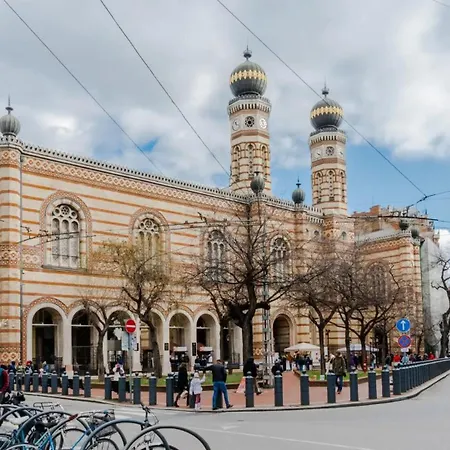 Lejlighed Colorful Next To Gozsdu And Synagogue *